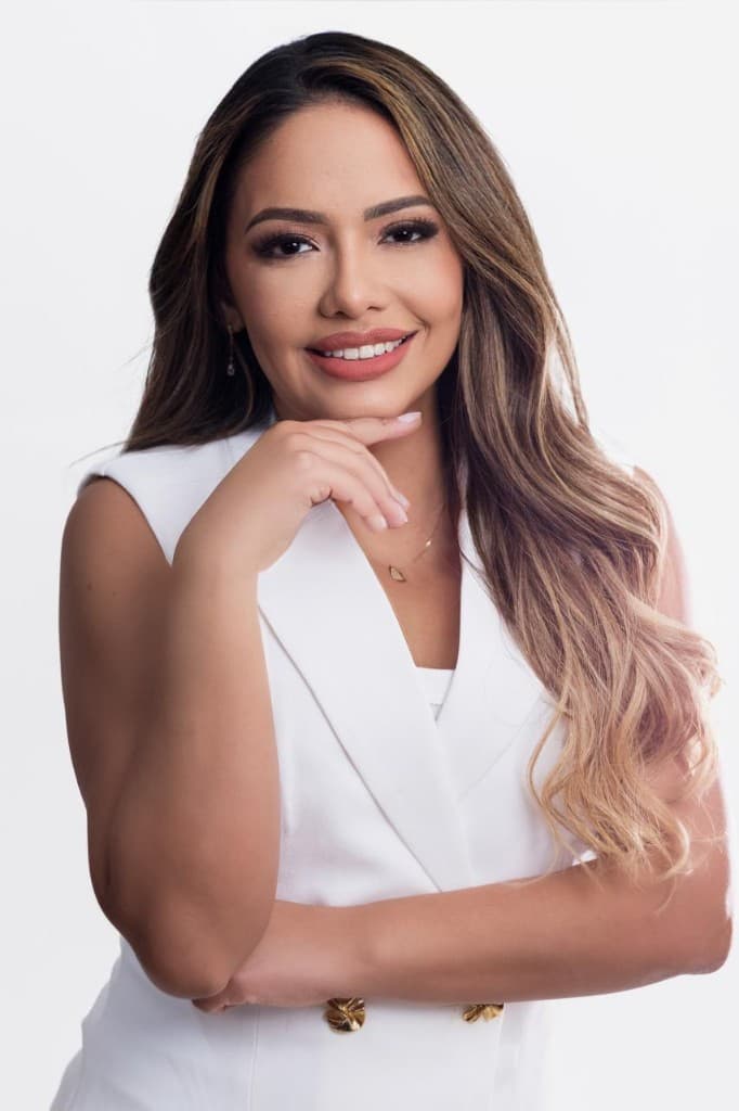 Dra. Rafaela Amador — Infectologista
